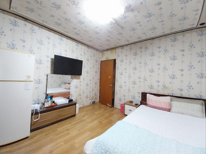 Bedroom 3, Geoje Geumgangjang (formerly Taehwajang), Geoje