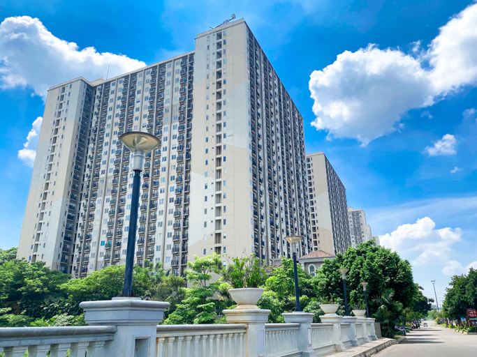 Exterior & Views 3, Tidy and Warm 2BR at Podomoro Golf View Apartment By Travelio, Bogor