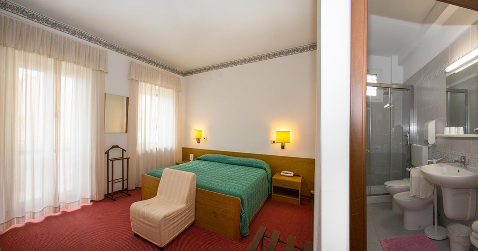 Bedroom 3, Hotel Lido, Gorizia
