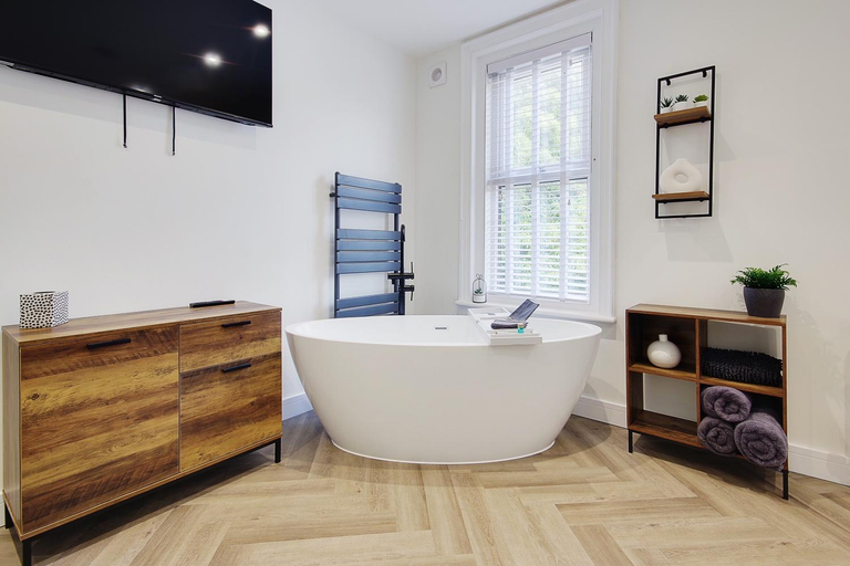 Bathroom 15