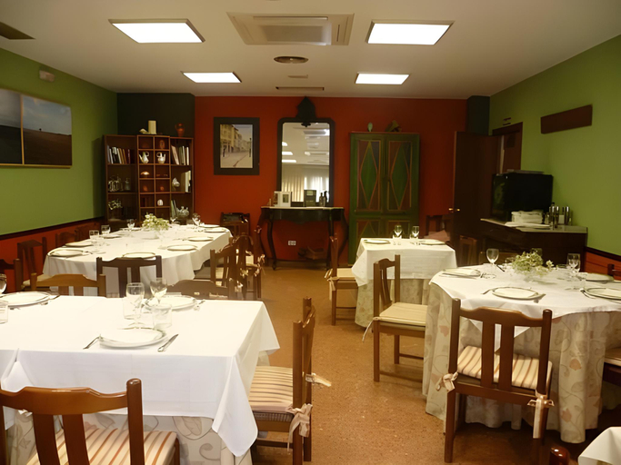 Food & Drinks 3, Hostal Pirineos, Huesca