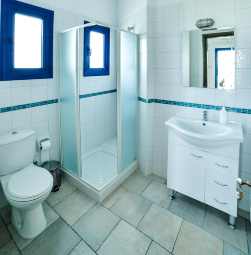 Bathroom 4, Azzurro Holiday Villas