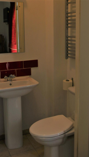 Bathroom 4, Old Rose and Crown Hotel, Worcestershire