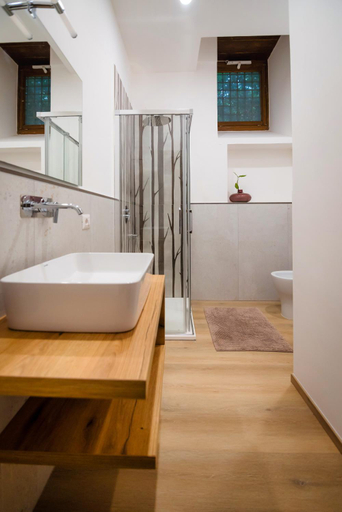 Others 4, YourHome - Casa Cafiero, Napoli