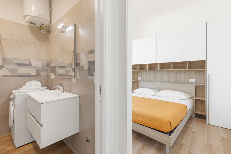 Bathroom 2, Residence Torvaianica, Roma