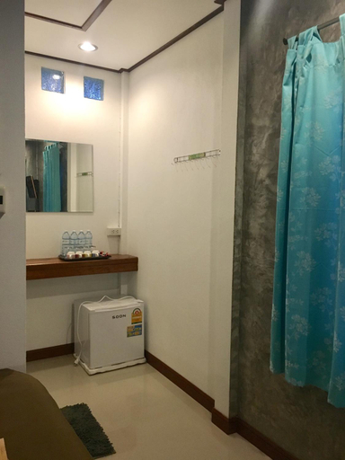 Bathroom 16