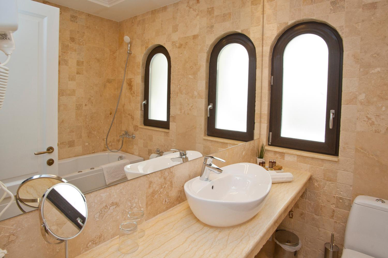 Bathroom 2, Uphill Residence, Sinaia