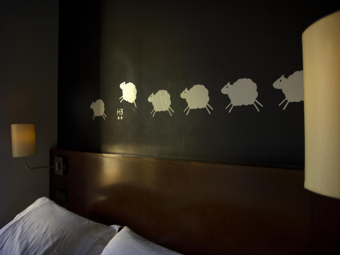 Others 3, Hostal Badaloni, Barcelona