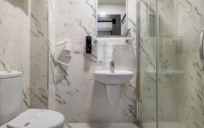 Bathroom 3, Hotel Bossuite Business, Kadıköy