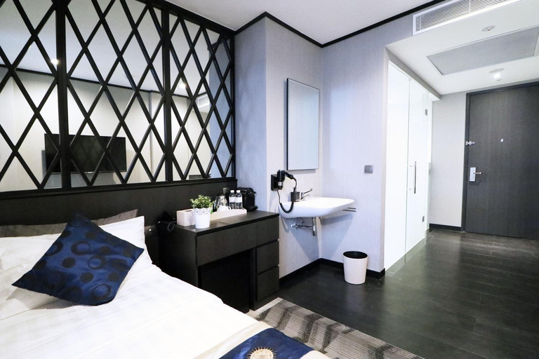 Bathroom 5
