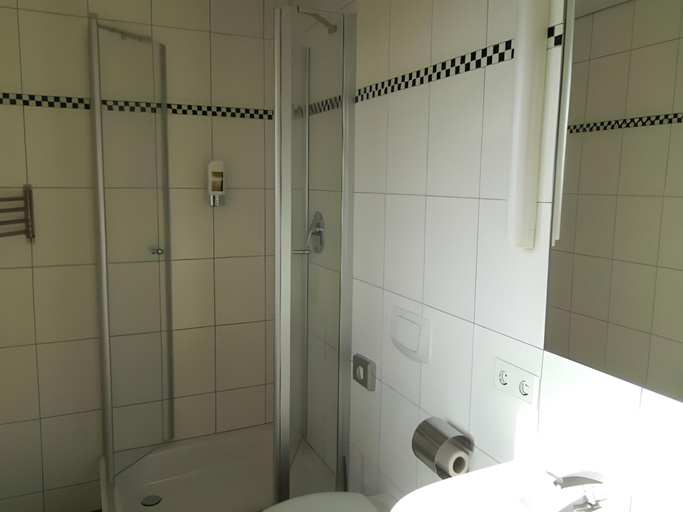 Bathroom 3, AUSZEIT DAS HOTEL Schweitenkirchen & AUSZEIT DAS RESTAURANT, Pfaffenhofen an der Ilm