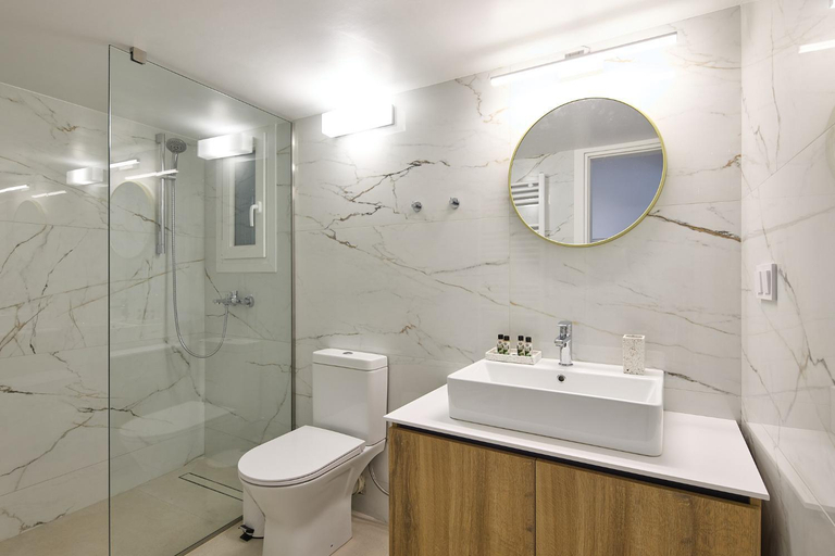 Bathroom 4, Elia's apartment NK, Attica