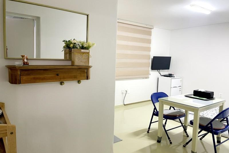 Others 2, Goseong Pension 55, Goseong