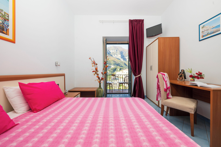 Bedroom 4, Dint' a Torre Bed & Breakfast, Salerno