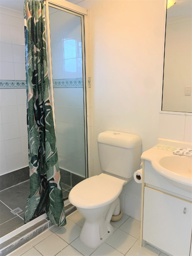 Bathroom 10
