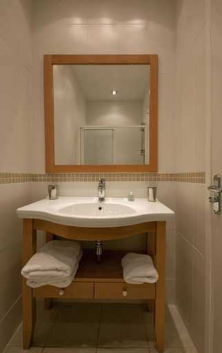 Bathroom 2, Wavecrest, Gwynedd