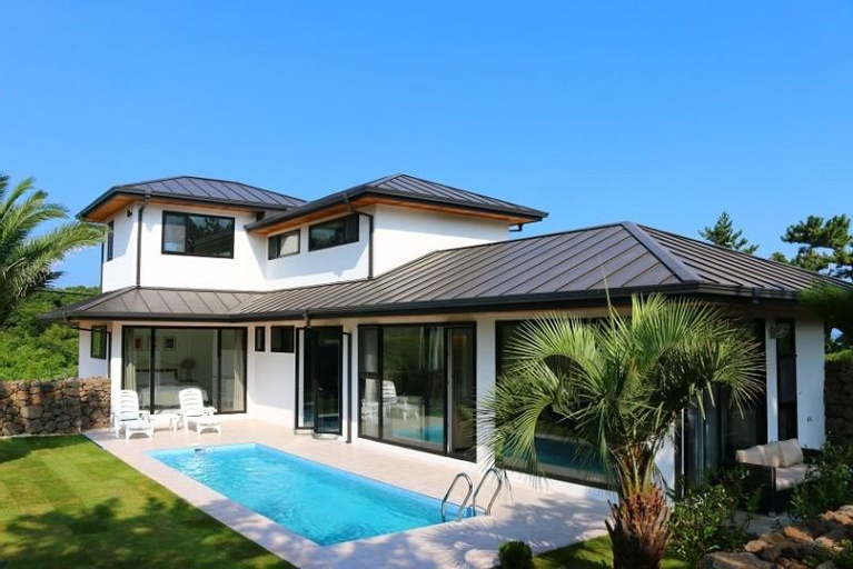 Jeju Sky Blue Pool Villa, Jeju