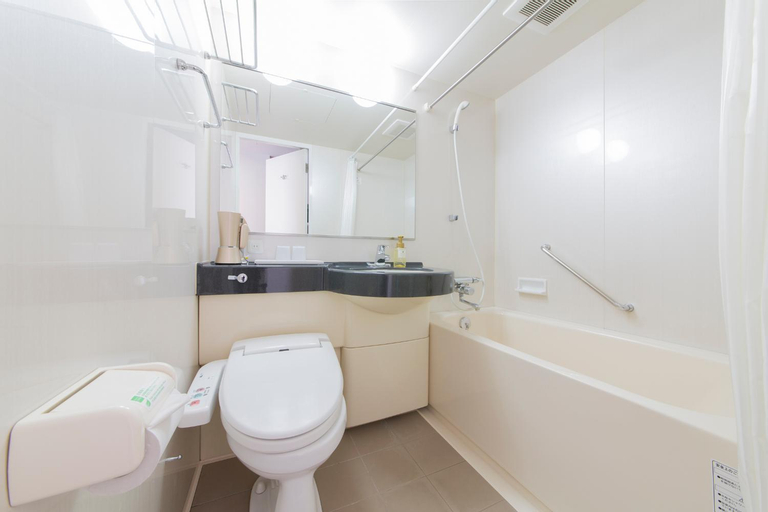 Bathroom 7