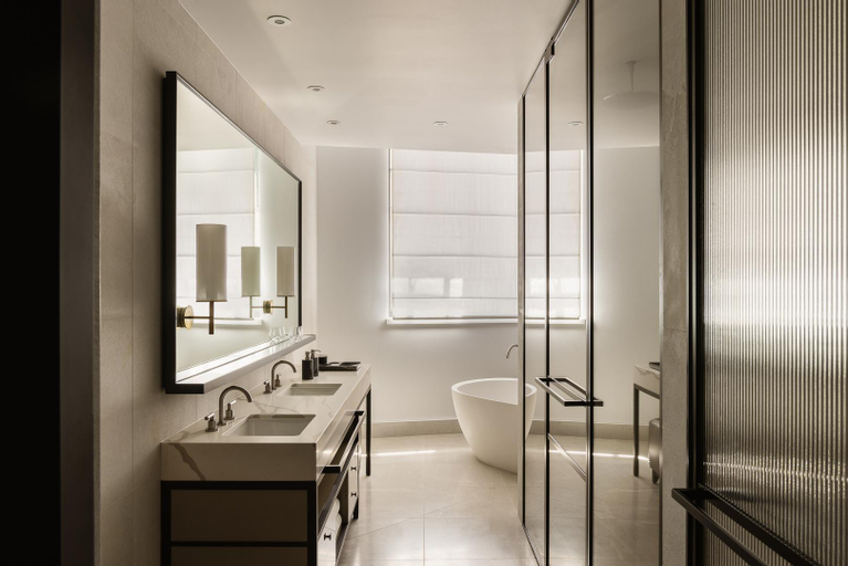 Bathroom 13