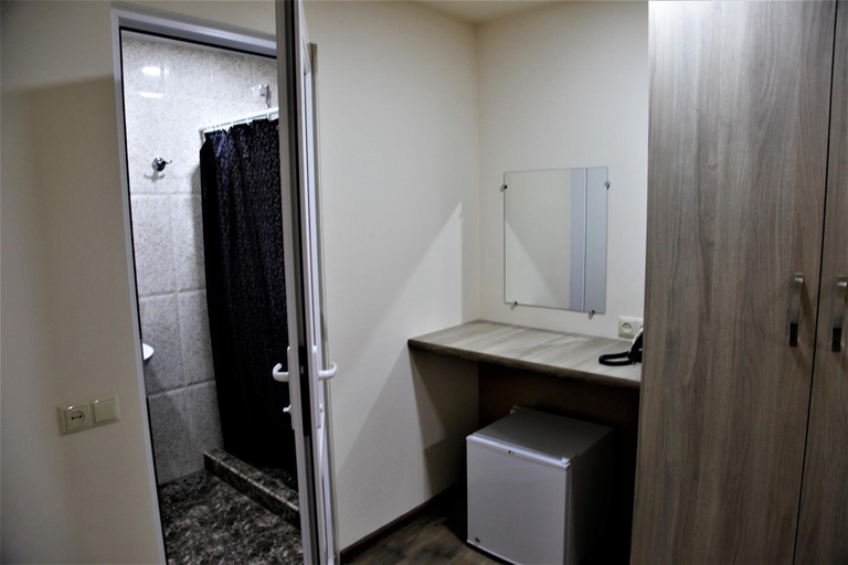 Bathroom 4, Albert House Hotel and Tours, Yerevan