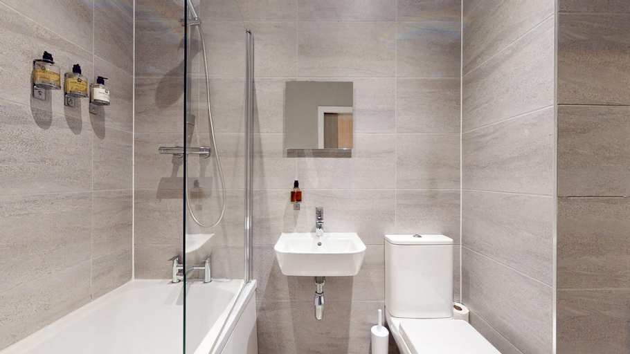 Bathroom 3, Destiny Scotland - Glassford Residence, Glasgow