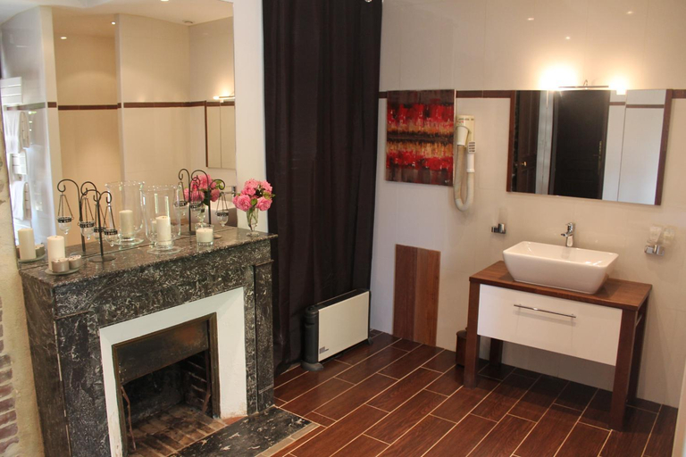 Bathroom 10