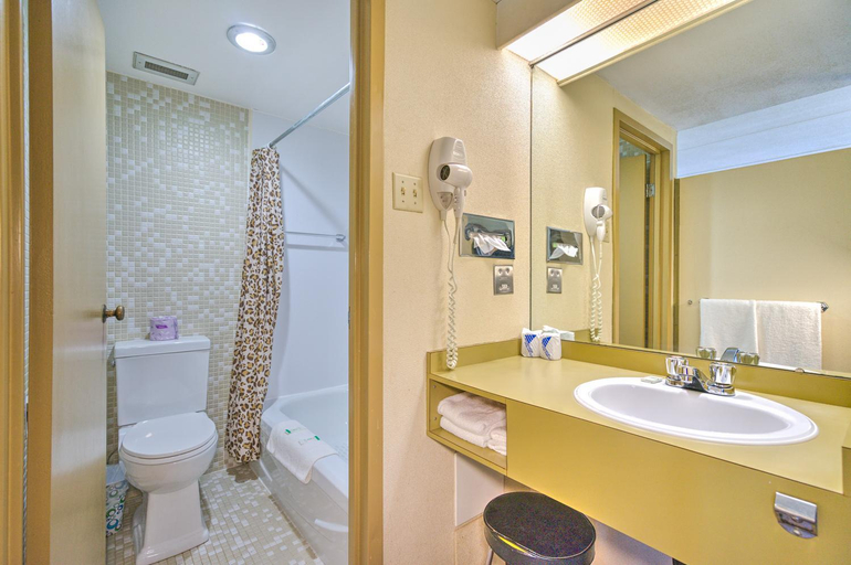 Bathroom 3, Hotel Motel Penn Mass, Francheville