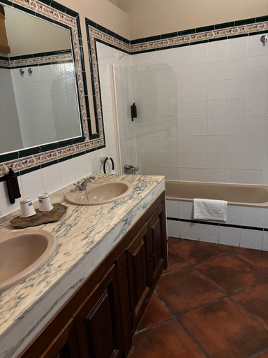 Bathroom, HOTEL RESTAURANTE EL CASTREJON, Ávila