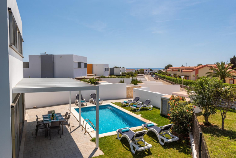 Others 4, Villa 26, Baleares