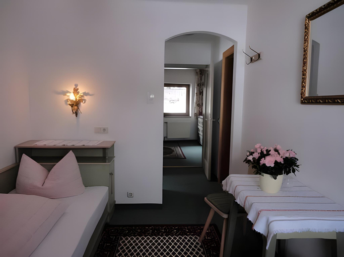Bedroom 2, Pension Rainhof, Kitzbühel