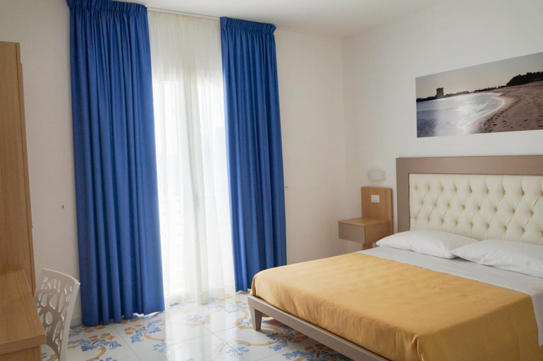 Others 4, B&B Mareluce, Lecce
