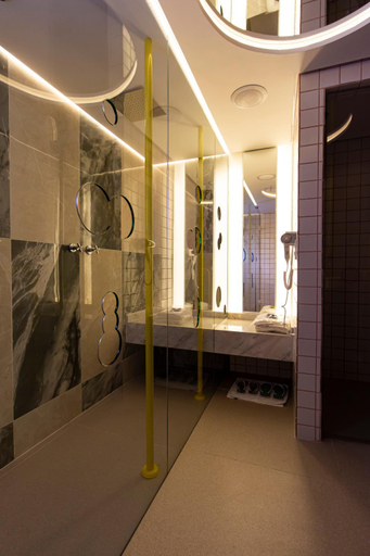Others 3, Nuu Motel, São Paulo