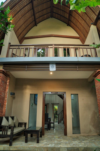 Exterior 4