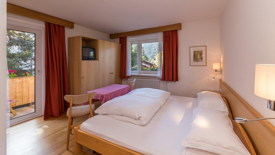 Bedroom 3, AppartChalet LA RONDULA - 100m from Seceda, Bolzano