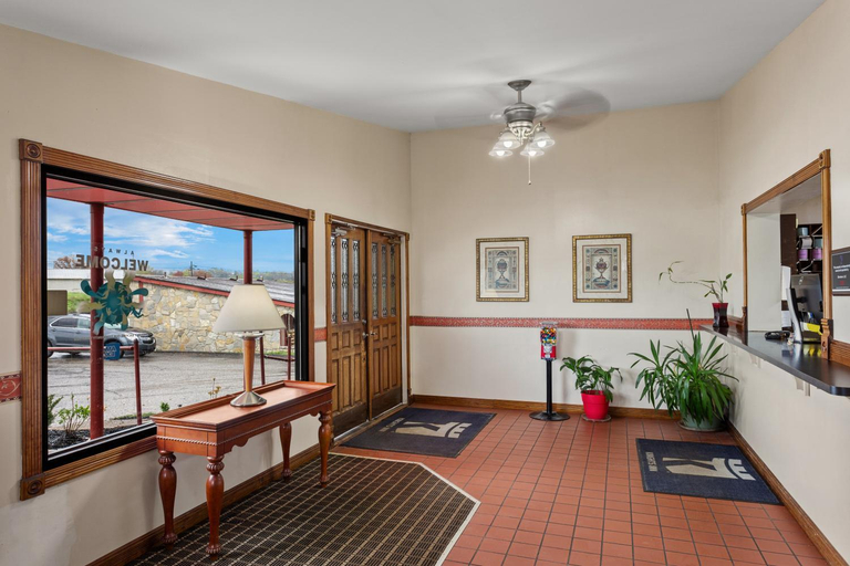 Public Area 2, Knights Inn Ashland, Boyd
