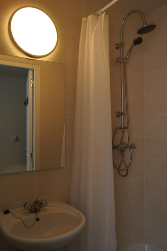 Bathroom 3, Hotel Bouillon, Luxembourg