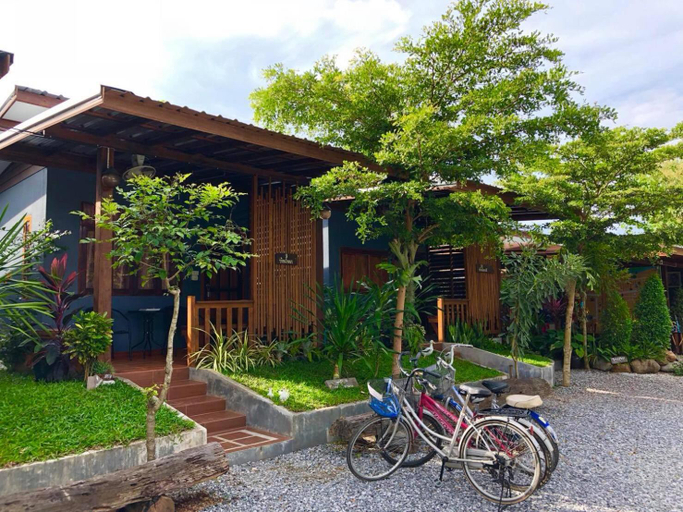 Exterior 14