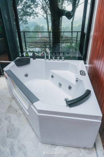 Bathroom 9