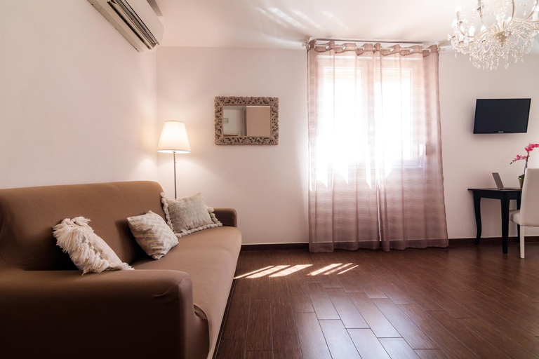 Others 4, Arcobaleno Suites, Cagliari