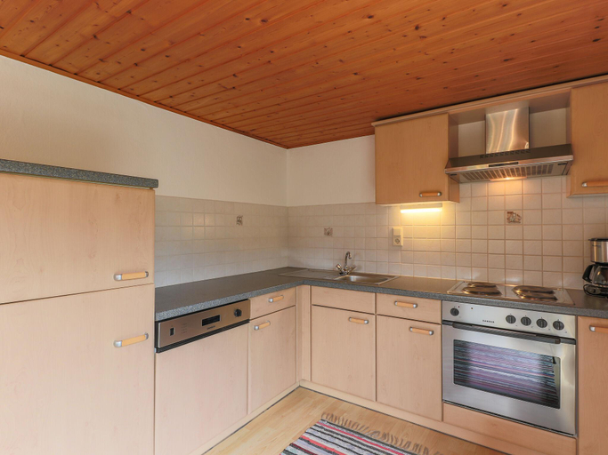 Others 5, Chalet in Piesendorf near Ski Slopes, Zell am See