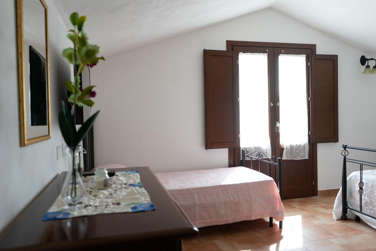 Others 3, B&B 4 Stagioni, Trapani