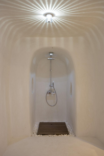 Bathroom 2, Lydia Cavehouse, South Aegean