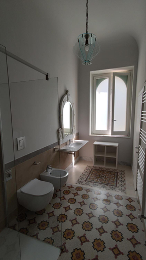Bathroom 4, Palazzo Caratozzolo, Agrigento