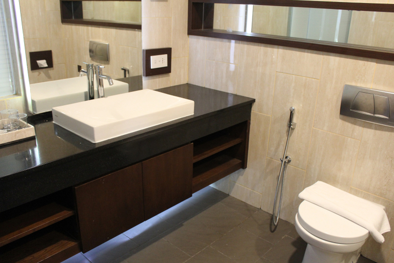 Bathroom 5, Rattan Inn, Banjarmasin