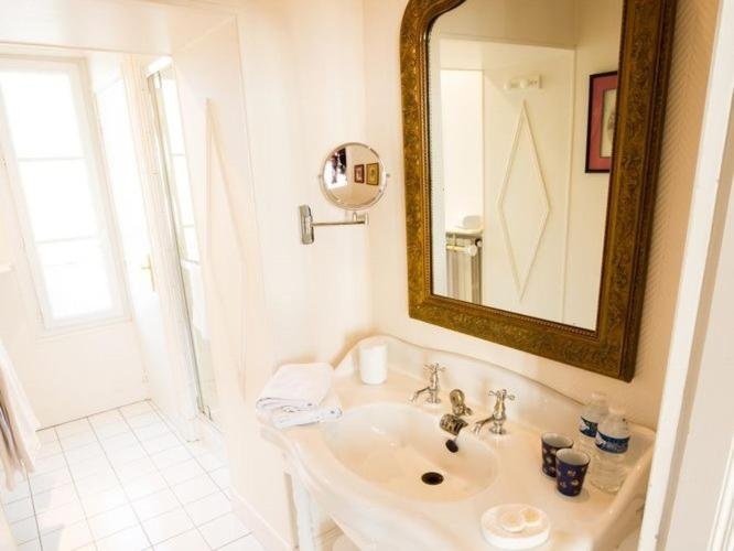 Bathroom 14
