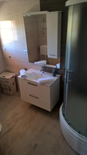 Bathroom 3, Villa Palas Apartments 2, Rogoznica