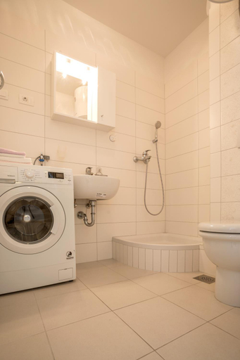 Others 5, Studio Teuta - private parking, Split