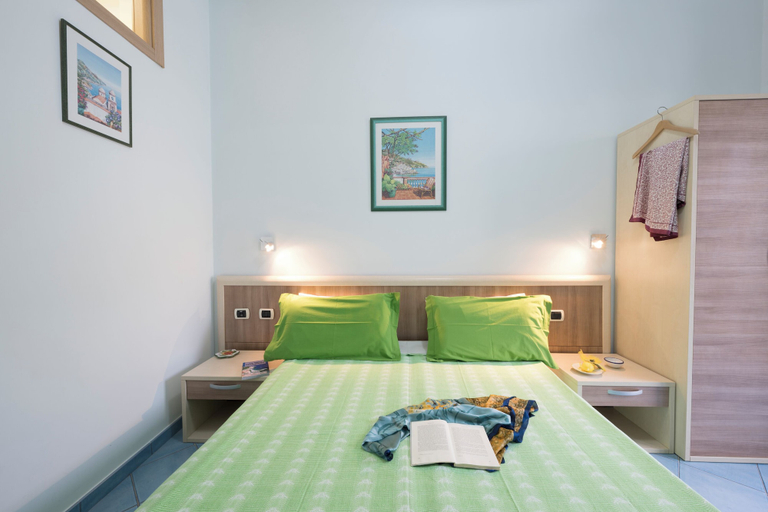 Bedroom 2, Dint' a Torre Bed & Breakfast, Salerno