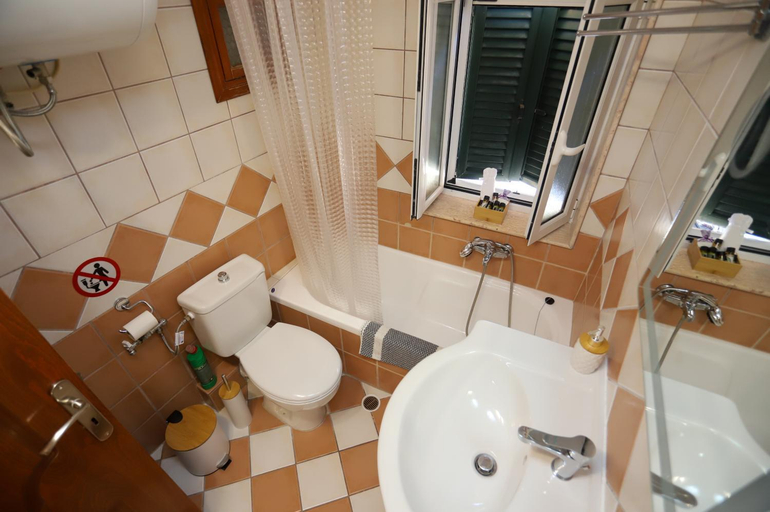 Bathroom 5, Corfu Port Home- City Centre Apartment, Ionian Islands