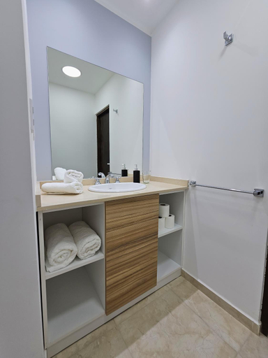 Bathroom 3, Posadas Fratelli, Capital
